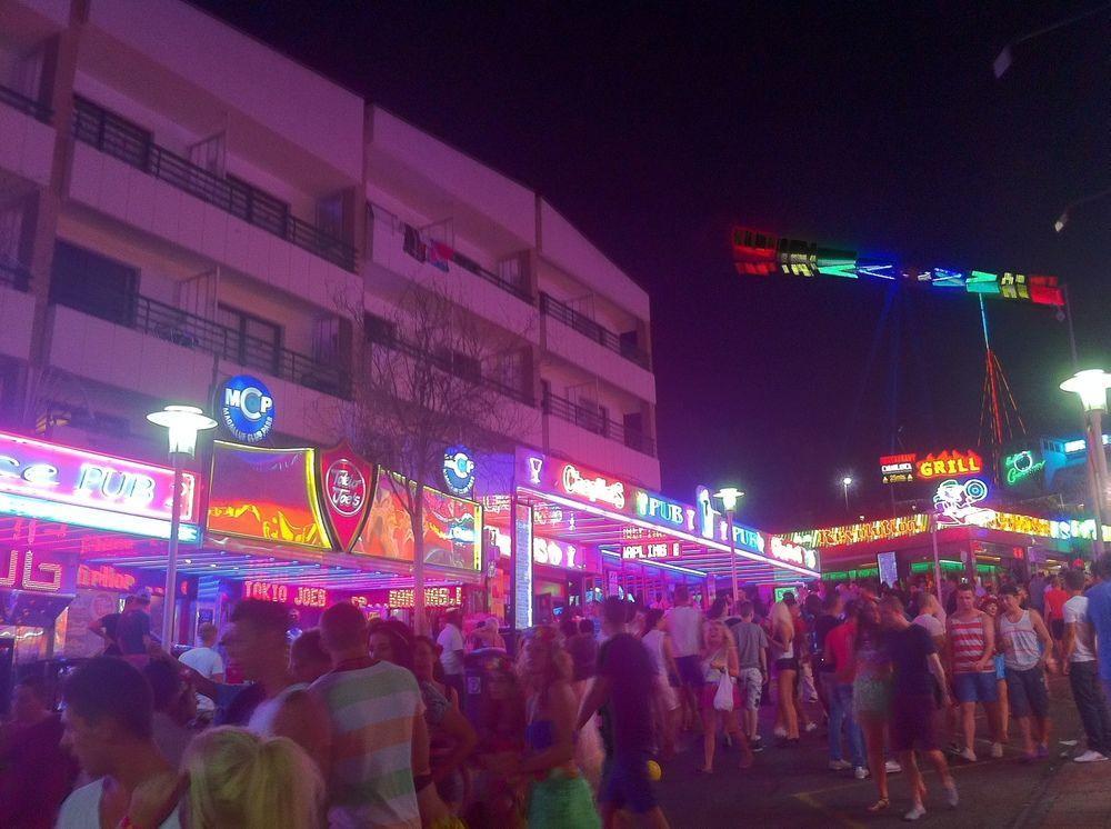 Coconut Apartments - Adults Only Magaluf  Buitenkant foto