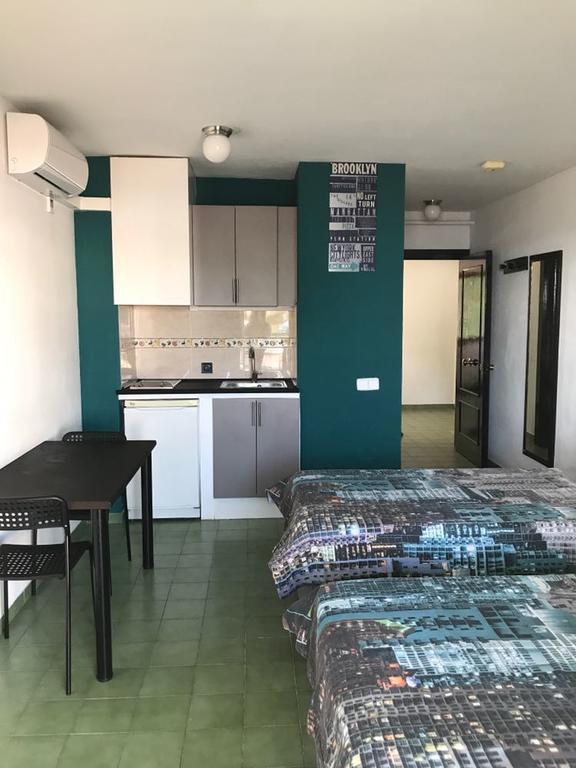 Coconut Apartments - Adults Only Magaluf  Buitenkant foto
